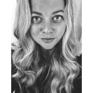 Meet your Posher, Caitlin